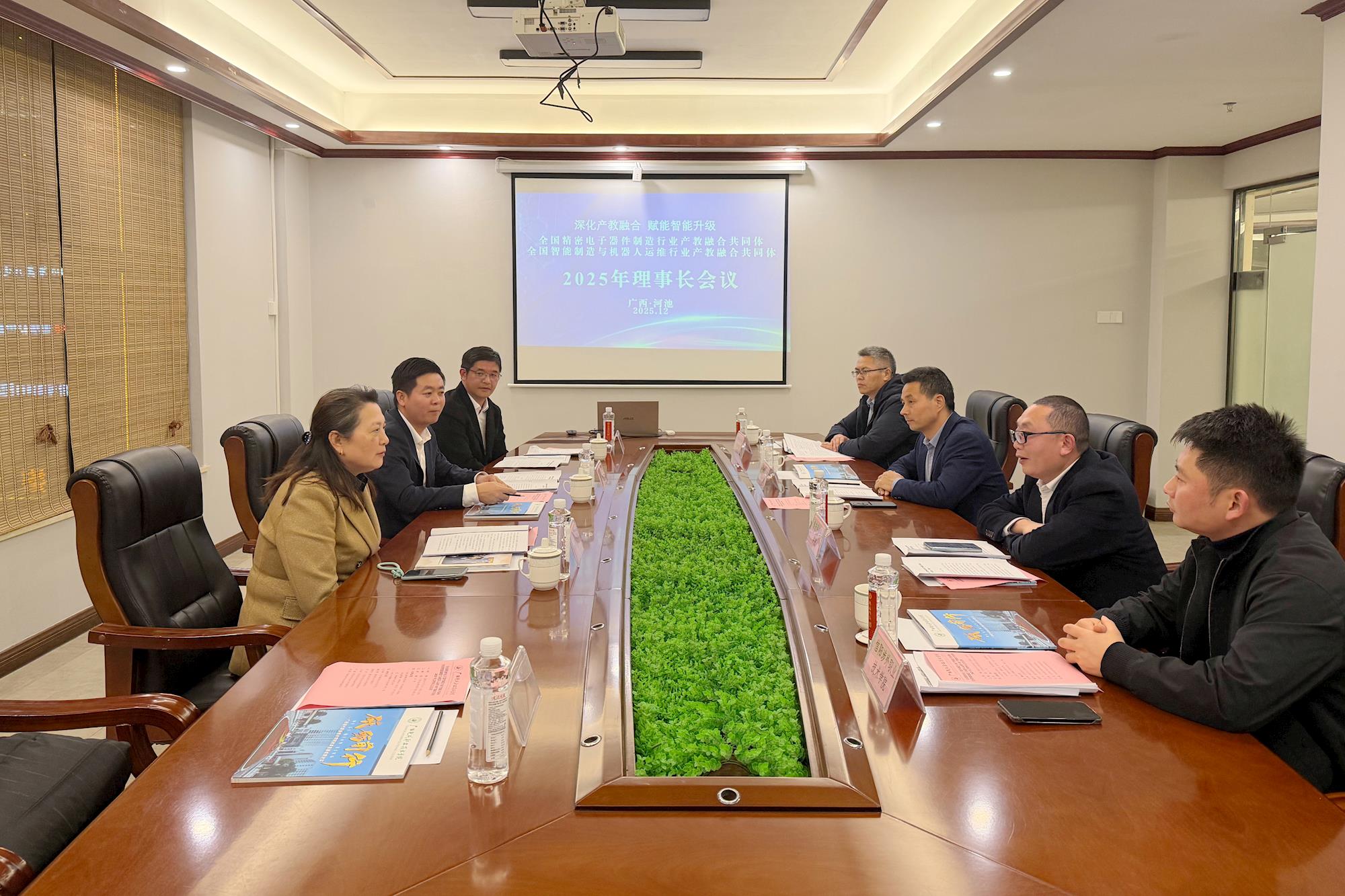 0f2945cf7e1349e29469f7c07257998e.jpg 0f2945cf7e1349e29469f7c07257998e.jpg