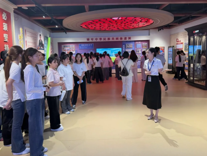 赓续红色党史，启航青春新程 ——商学院开展2026级新生参观教育活动